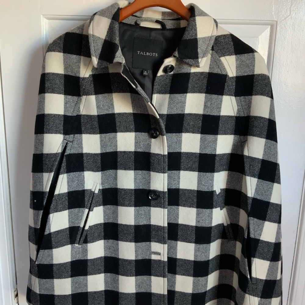 Talbots Black and White Cape with Bold Checkered Pattern - Picture 4 of 6
